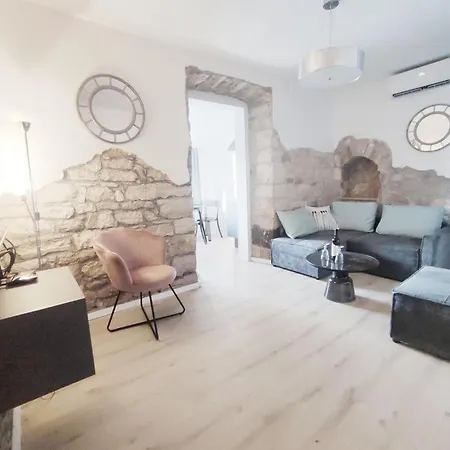 Center - With A Beautiful Terrace Pula