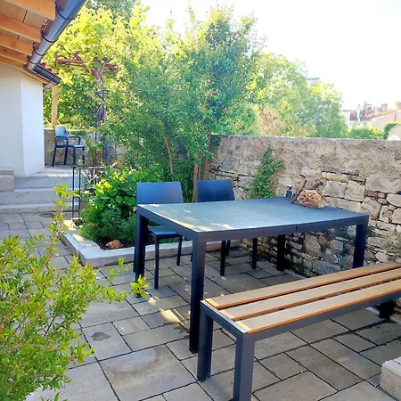 Center - With A Beautiful Terrace Apartman