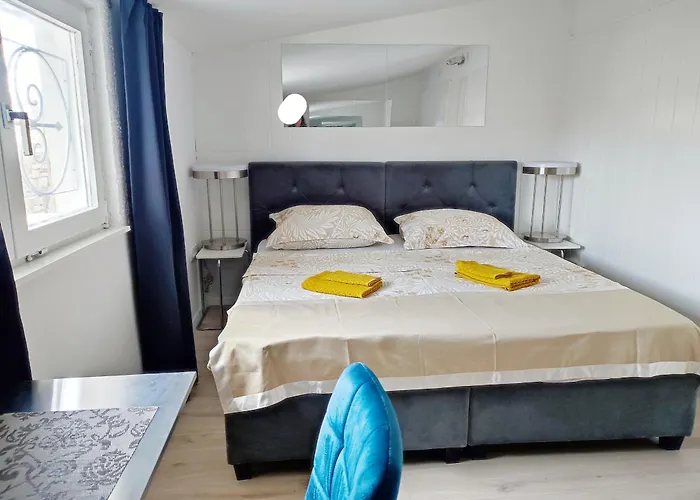 Lejlighed Center - With A Beautiful Terrace Pula