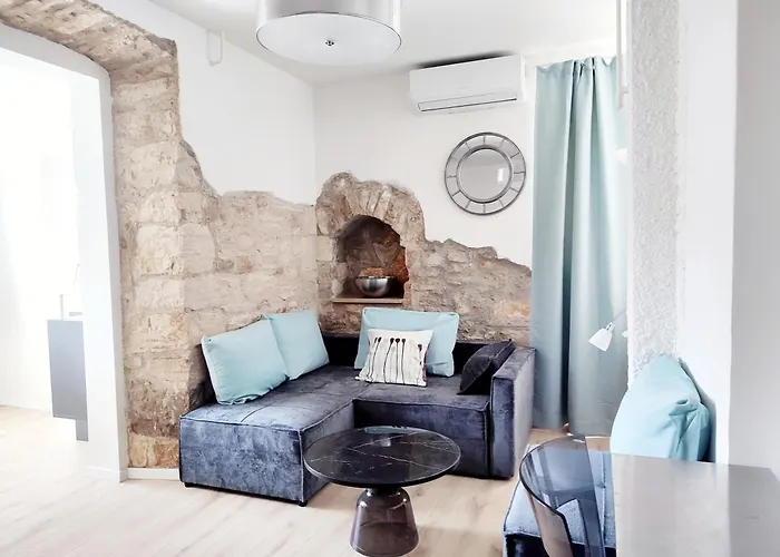 Lejlighed Center - With A Beautiful Terrace Pula