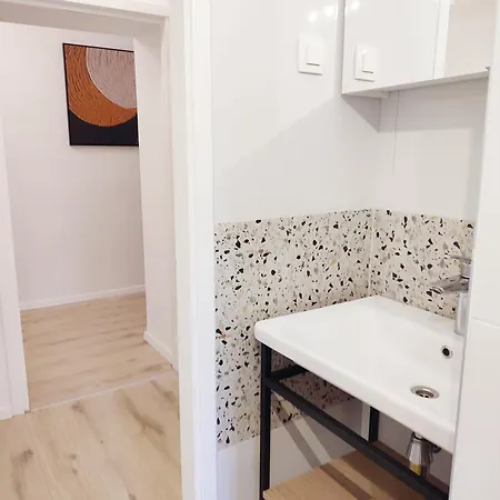 Apartment Center - With A Beautiful Terrace Pula