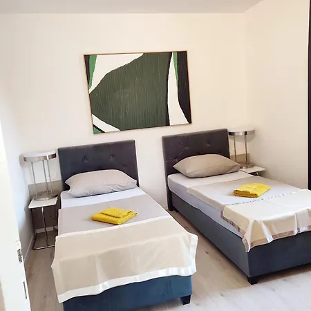 Apartment Center - With A Beautiful Terrace Pula